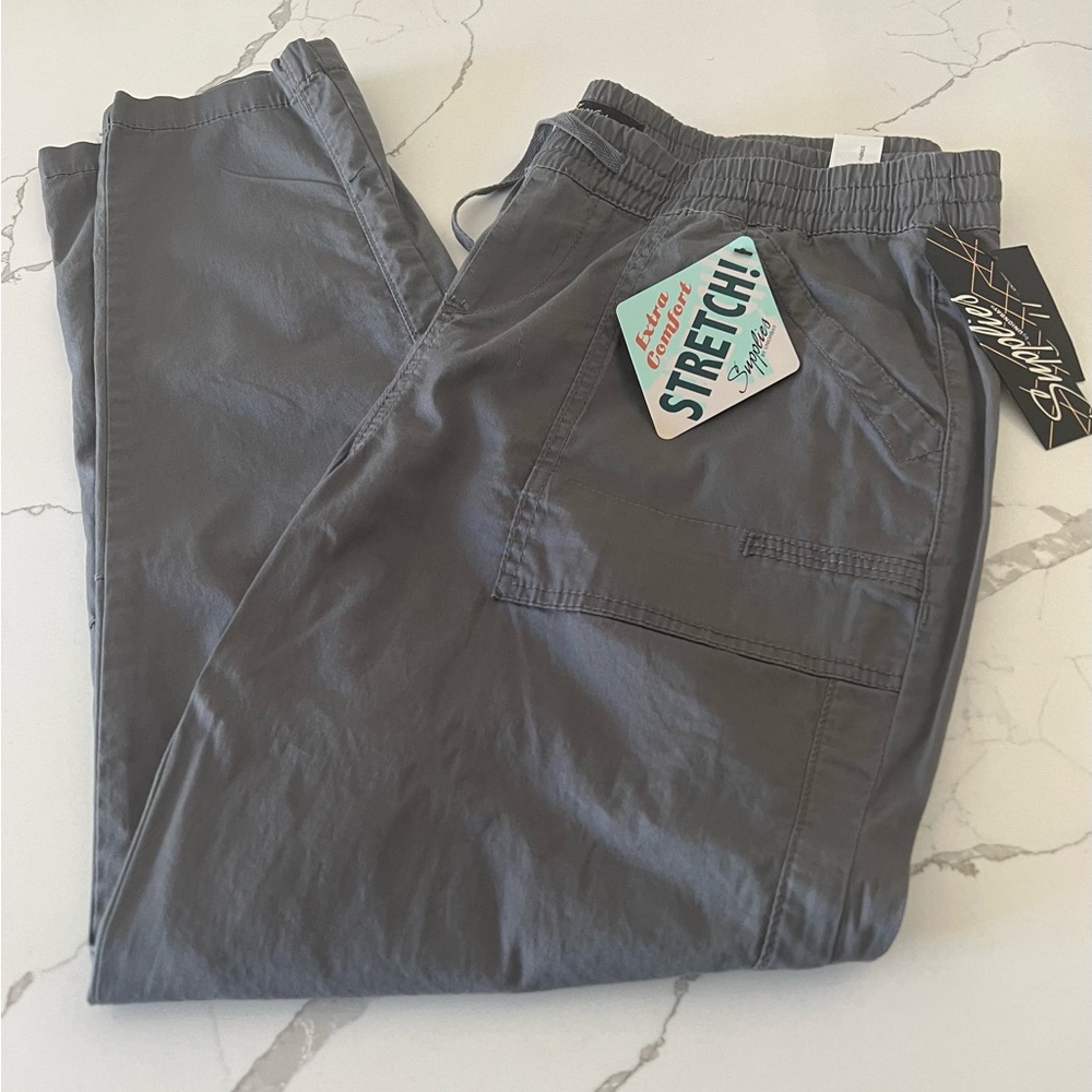 Women's Gray Straight Leg Stretch Pants